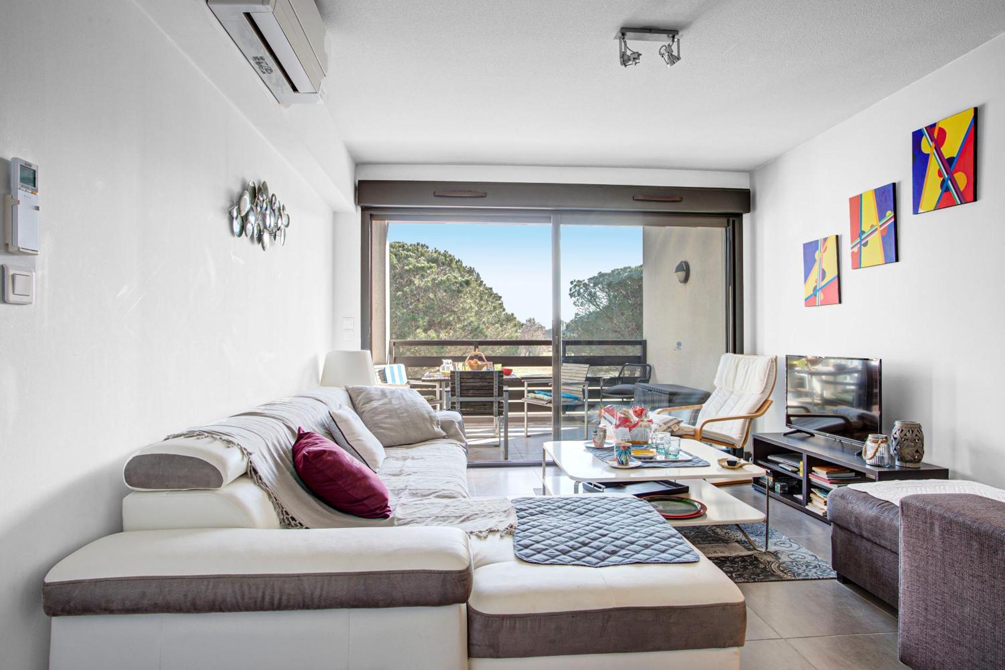 Vert Paradis - Vue Apaisante Sur Golf, Pins Parasols, 2E Etage - 80 M2 Dont Terrasse Avec Pergola, 2 Chambres, 3Et Iles, 3 Clim, Wifi - Piscine, Parking Et Park A Velos, Ascenseur - En Option Linge, Menage - Pistes Cyclables, Mer A Proximite سان سيبريان المظهر الخارجي الصورة