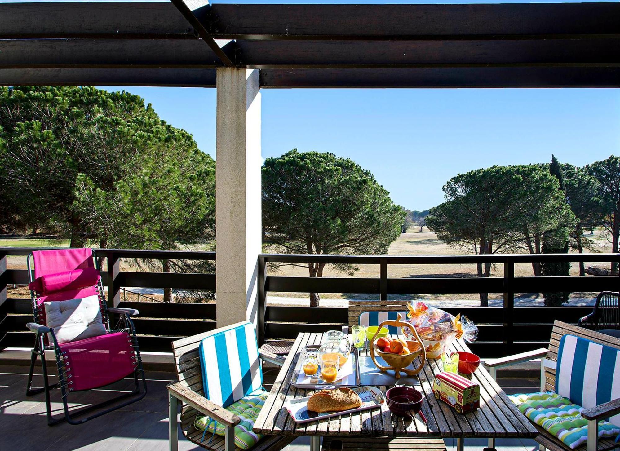 Vert Paradis - Vue Apaisante Sur Golf, Pins Parasols, 2E Etage - 80 M2 Dont Terrasse Avec Pergola, 2 Chambres, 3Et Iles, 3 Clim, Wifi - Piscine, Parking Et Park A Velos, Ascenseur - En Option Linge, Menage - Pistes Cyclables, Mer A Proximite سان سيبريان المظهر الخارجي الصورة