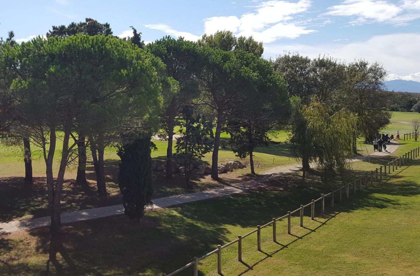 Vert Paradis - Vue Apaisante Sur Golf, Pins Parasols, 2E Etage - 80 M2 Dont Terrasse Avec Pergola, 2 Chambres, 3Et Iles, 3 Clim, Wifi - Piscine, Parking Et Park A Velos, Ascenseur - En Option Linge, Menage - Pistes Cyclables, Mer A Proximite سان سيبريان المظهر الخارجي الصورة