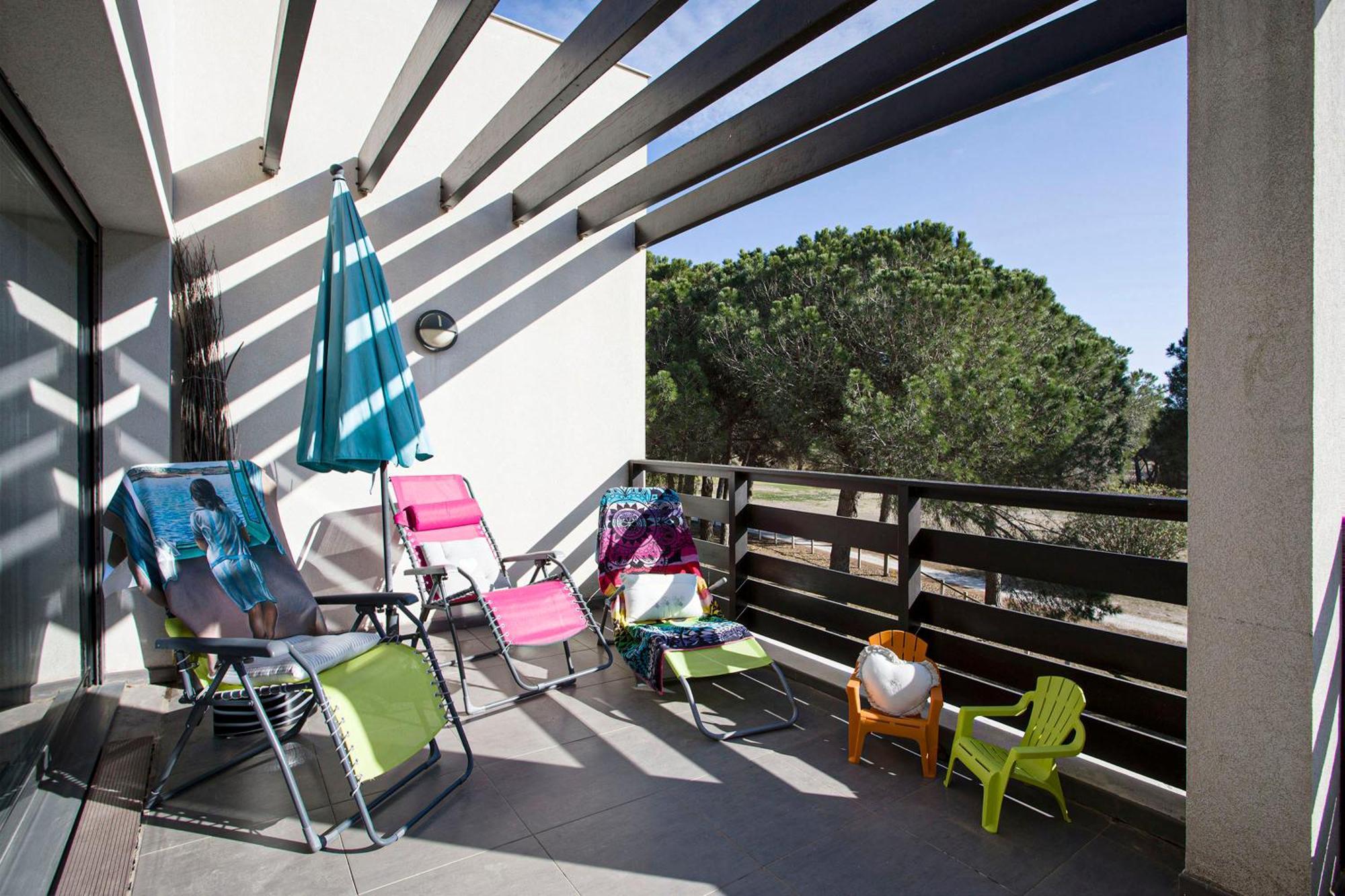 Vert Paradis - Vue Apaisante Sur Golf, Pins Parasols, 2E Etage - 80 M2 Dont Terrasse Avec Pergola, 2 Chambres, 3Et Iles, 3 Clim, Wifi - Piscine, Parking Et Park A Velos, Ascenseur - En Option Linge, Menage - Pistes Cyclables, Mer A Proximite سان سيبريان المظهر الخارجي الصورة